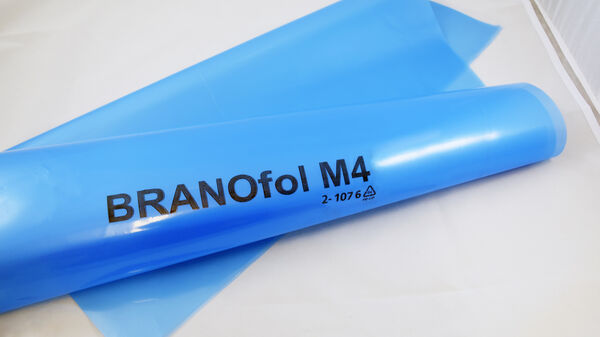 BRANOfol M4 VCI-Korrosionsschutzfolie von BRANOpac in 60 µm schützt Metallteile, Stahl und Automotive-Komponenten zuverlässig vor Rost und Korrosion während Lagerung und Transport.