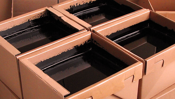 BRANOperl Bitumenbox mit eingegossenem Bitumen zur sicheren und auslaufsicheren Transportlösung