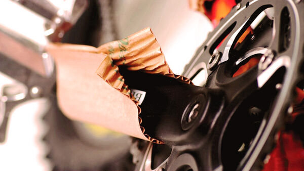 BRANOseal corrugated cardboard for protecting bicycle parts BRANOseal corrugated cardboard reliably protects delicate bicycle parts from scratches and damage during storage and dispatch.